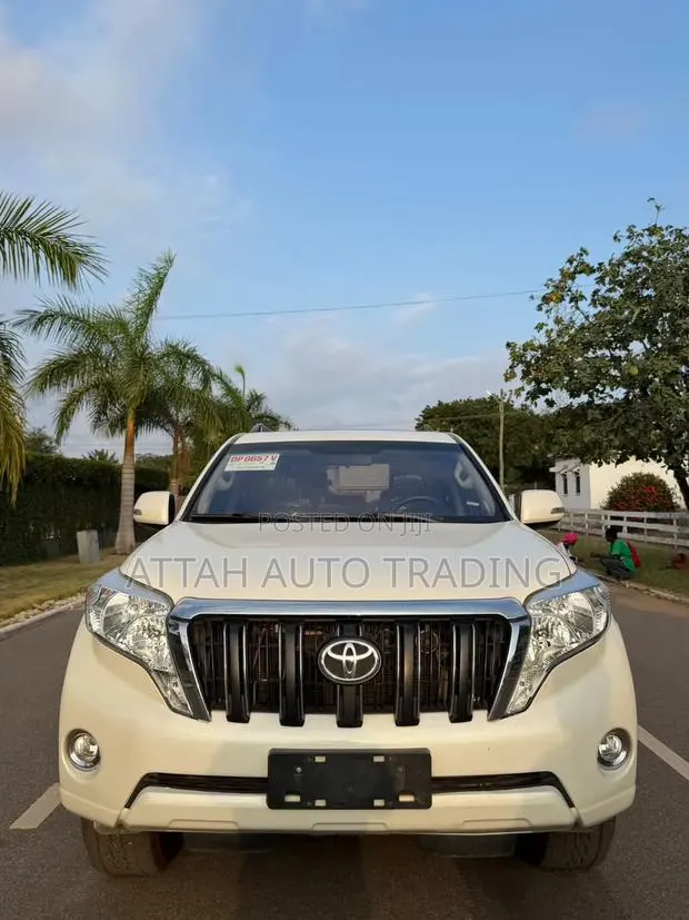 Toyota Land Cruiser Prado 2017 White · Photo 1