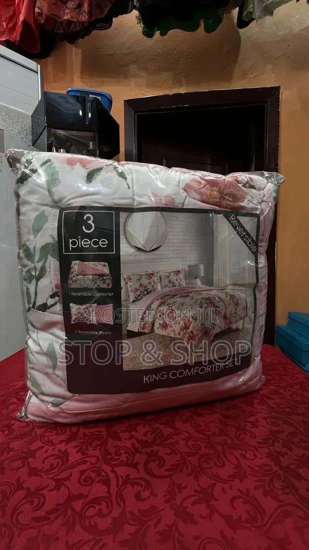 Reversible 3 Piece King Comforter Set · Photo 1