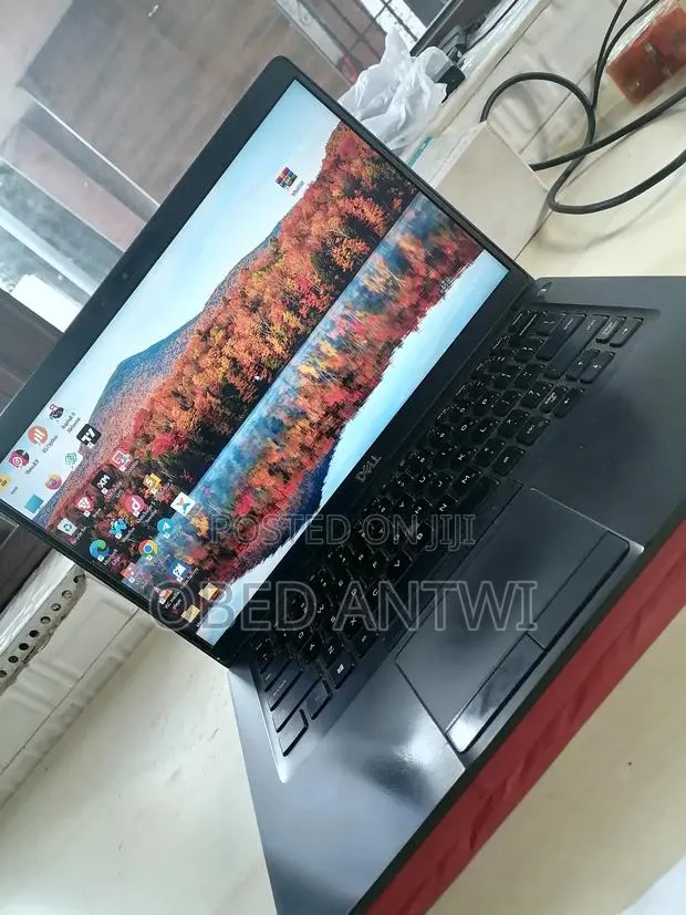 New Laptop Dell Latitude 5400 16GB Intel Core i5 SSD 512GB · Photo 1