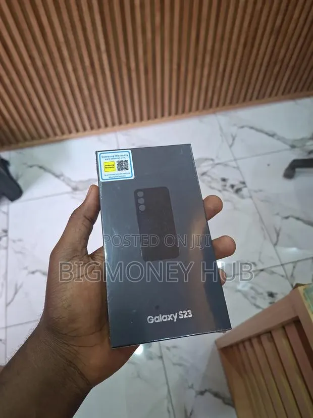 New Samsung Galaxy S23 256 GB · Photo 1