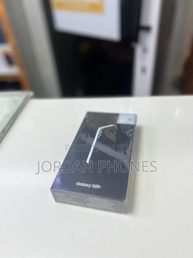 New Samsung Galaxy S25+ 256 GB Silver · Photo 1
