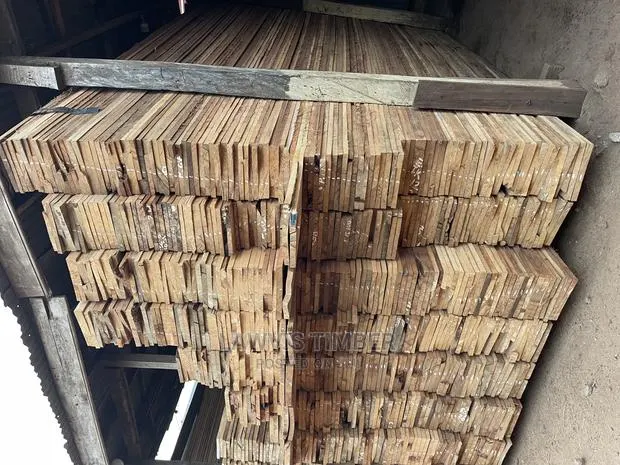 Ceiba / 1x12 / Board / Decking · Photo 1