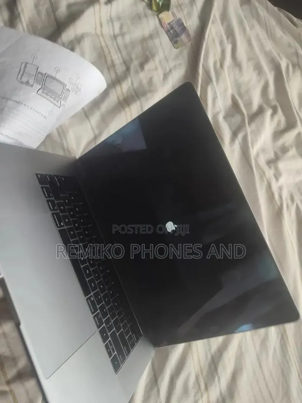 Laptop Apple MacBook Pro 2018 16GB Intel Core I7 SSD 512GB · Photo 1