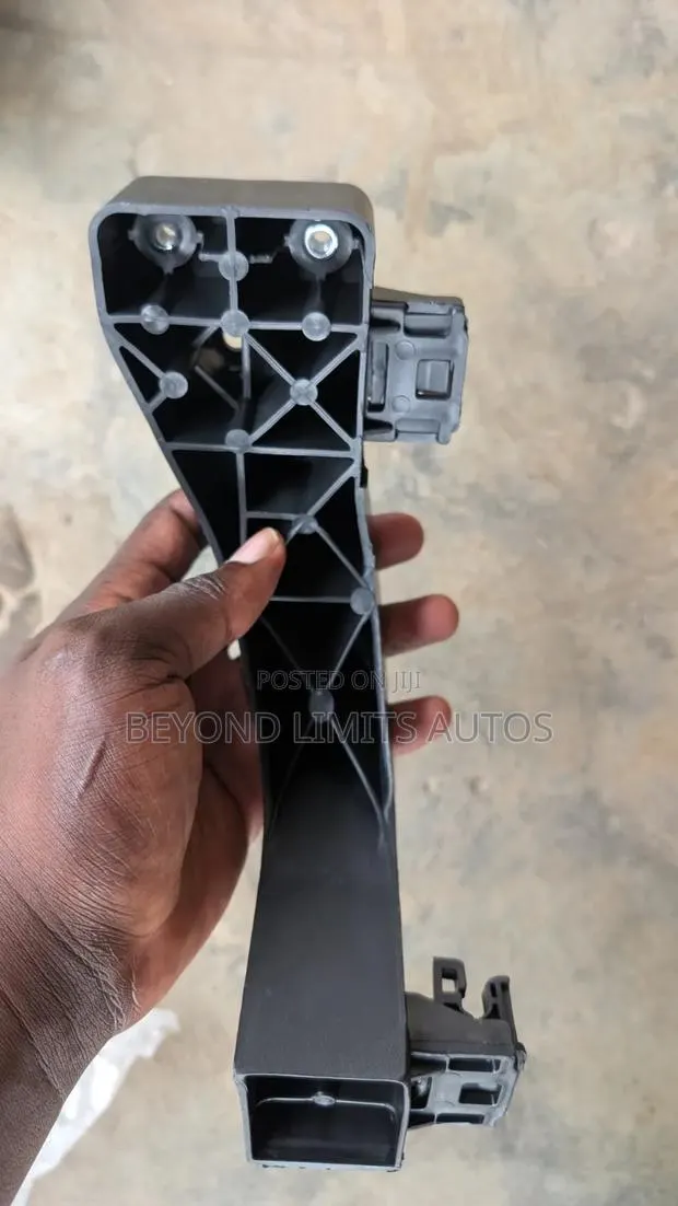 Hyundai Elantra 2021,2022,2023 Headlight Seat · Photo 1