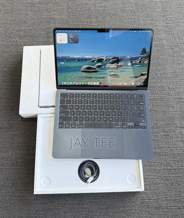 Laptop Apple MacBook Air 16GB Apple M4 SSD 256GB · Photo 1
