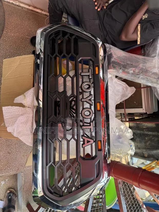 Tundra 2022,2023,2024 Front Shells · Photo 1