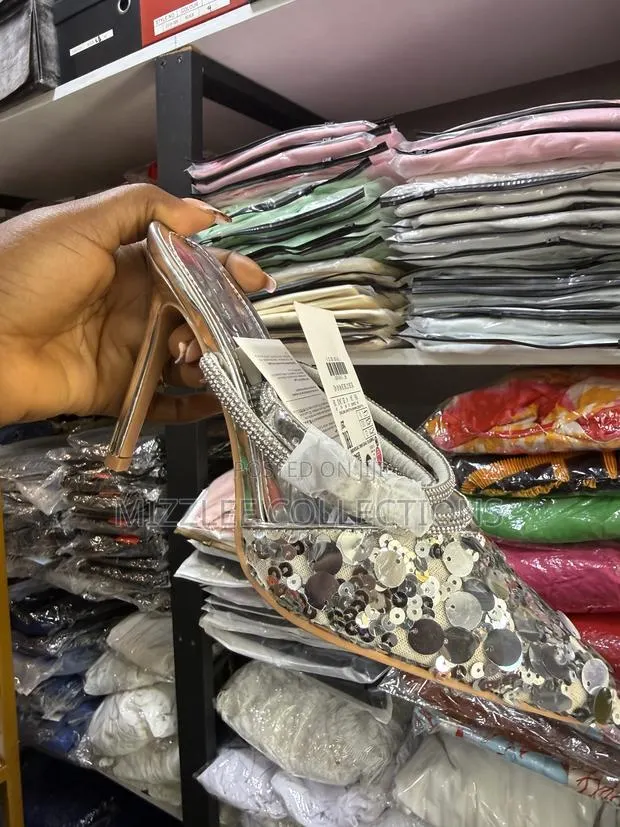 Quality Ladies Golden Boxed Heels