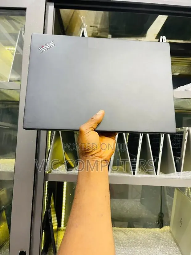Laptop Lenovo ThinkPad T490s 8GB Intel Core i7 SSD 512GB · Photo 1