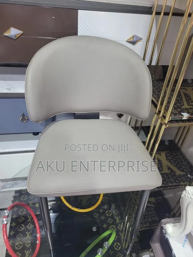 Heavy Wight Dinning Chair · Photo 1
