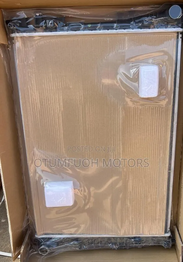 Nissan Rogue 2023 2024 2025 Radiator (Water Tank) · Photo 1