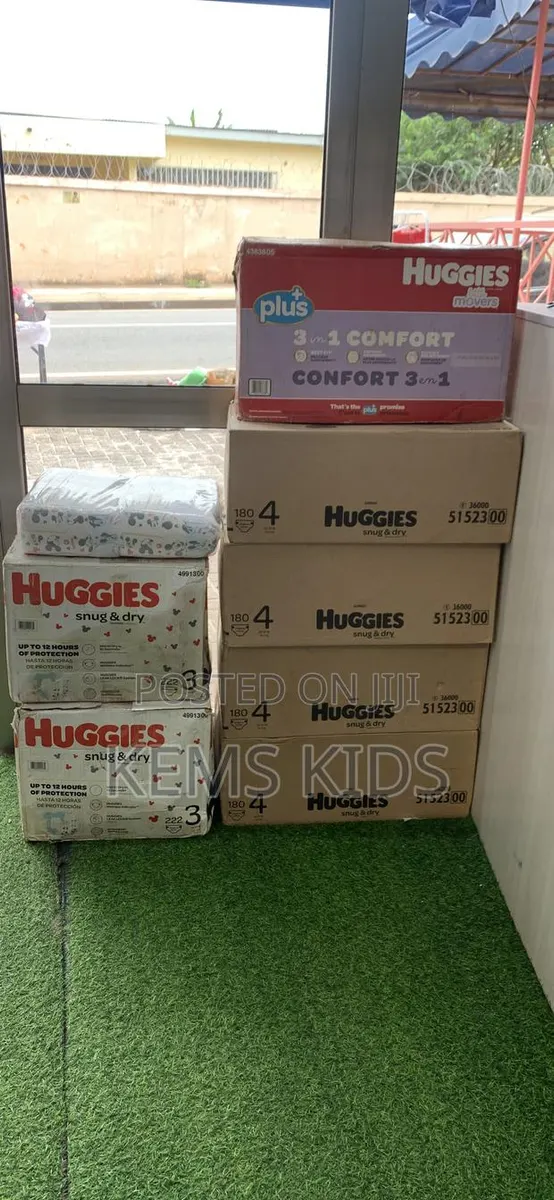 Huggies Snug and Dry · Photo 1