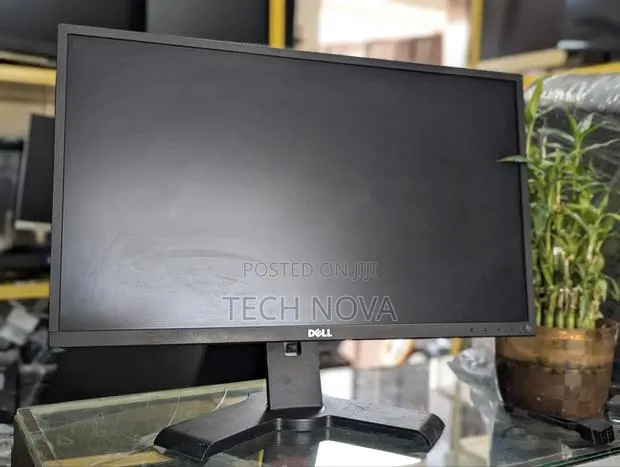Dell P2417h 24" Full Hd 1920x1080 Hdmi Displayport Ips Monitor · Photo 1