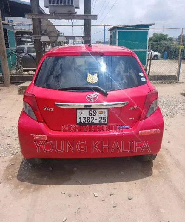 Toyota Vitz 2012 Red