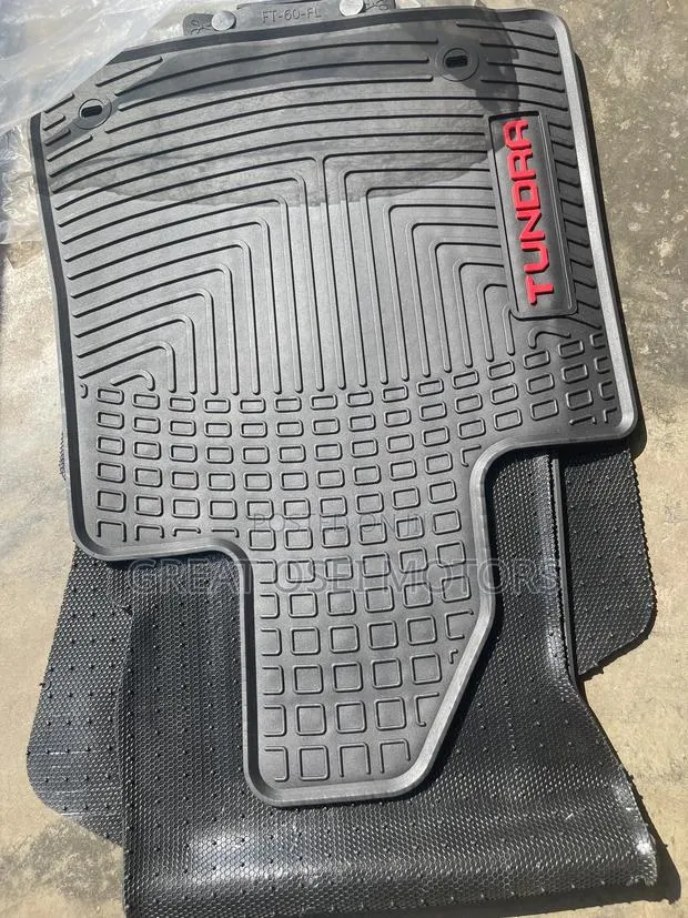 Tundra Original Floor Man · Photo 1