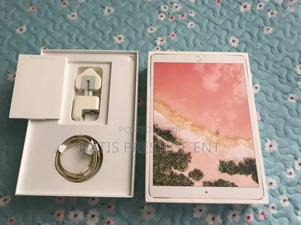 New Apple iPad Pro 9.7 (2016) 64 GB · Photo 1