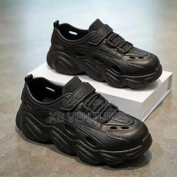Casual Lightweight Breathable Slip-on Crocs Style Shoes- Black · Photo 1