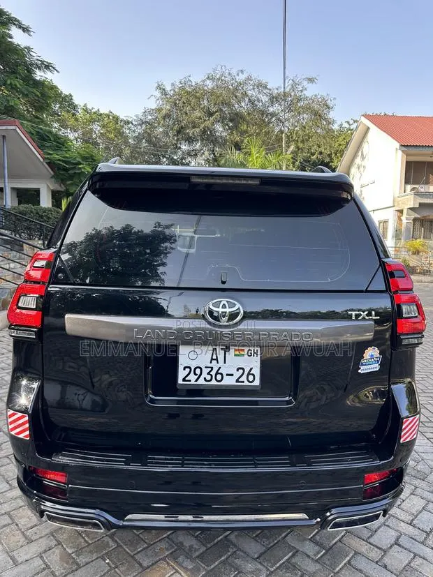 Toyota Land Cruiser Prado 2.7 i 2012 Black · Photo 1
