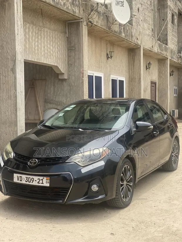 Toyota Corolla 2016 Black · Photo 1