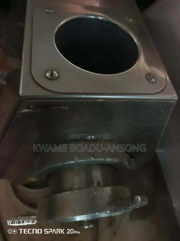 Commercial Meat Mincing Machine · Photo 1