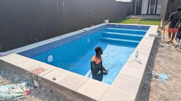 Swimming Pool Construction · Photo 1