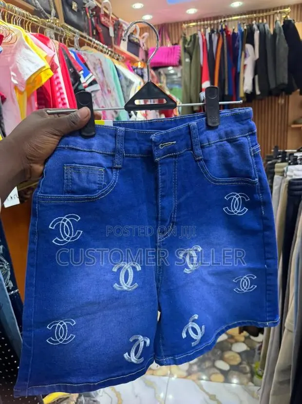 Ladies Jeans Short · Photo 1