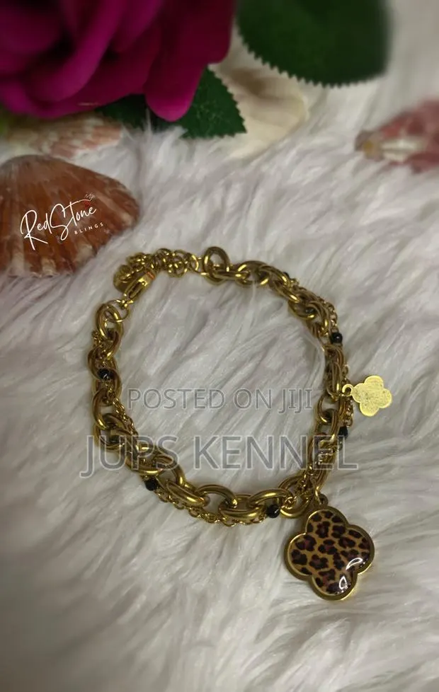 Bracelet (Gold) · Photo 1