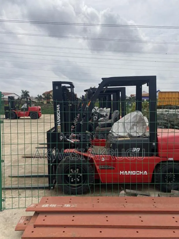 Diesel Forklift · Photo 1
