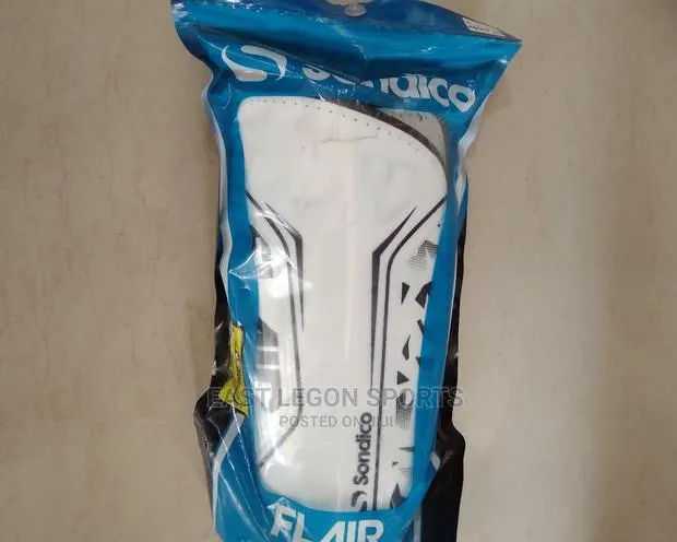 Sondico Shinguard White Kids Adult · Photo 1