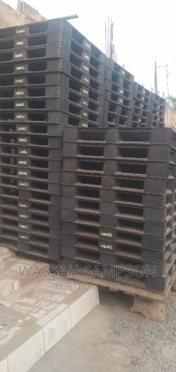 Plastic Pallet · Photo 1