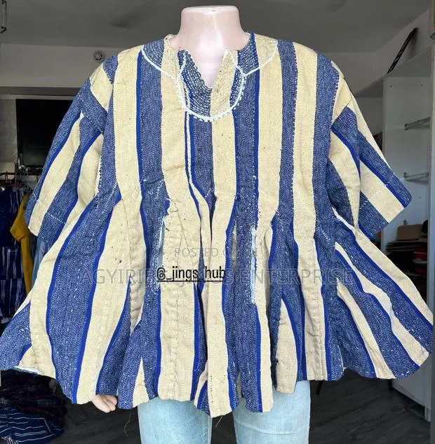 Male Smock Top · Photo 1