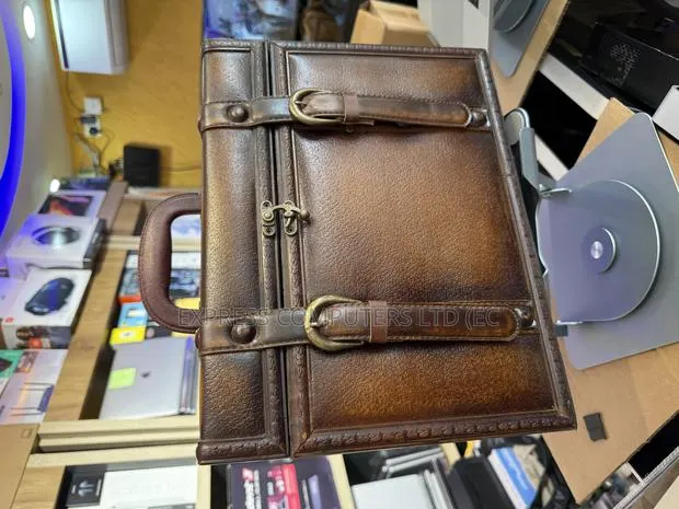 Classic Vintage Genuine Leather Briefcase Bag (Forsse)Original Fromuk · Photo 1