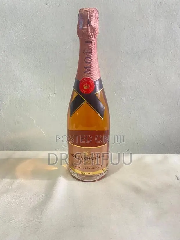 Moët & Chandon Nectar Impérial Rosé, 75cl (Demi-Sec). · Photo 1