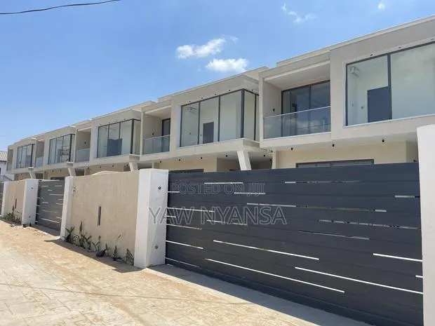 5bdrm House in Bn Estate, Ashaley Botwe for sale · Photo 1