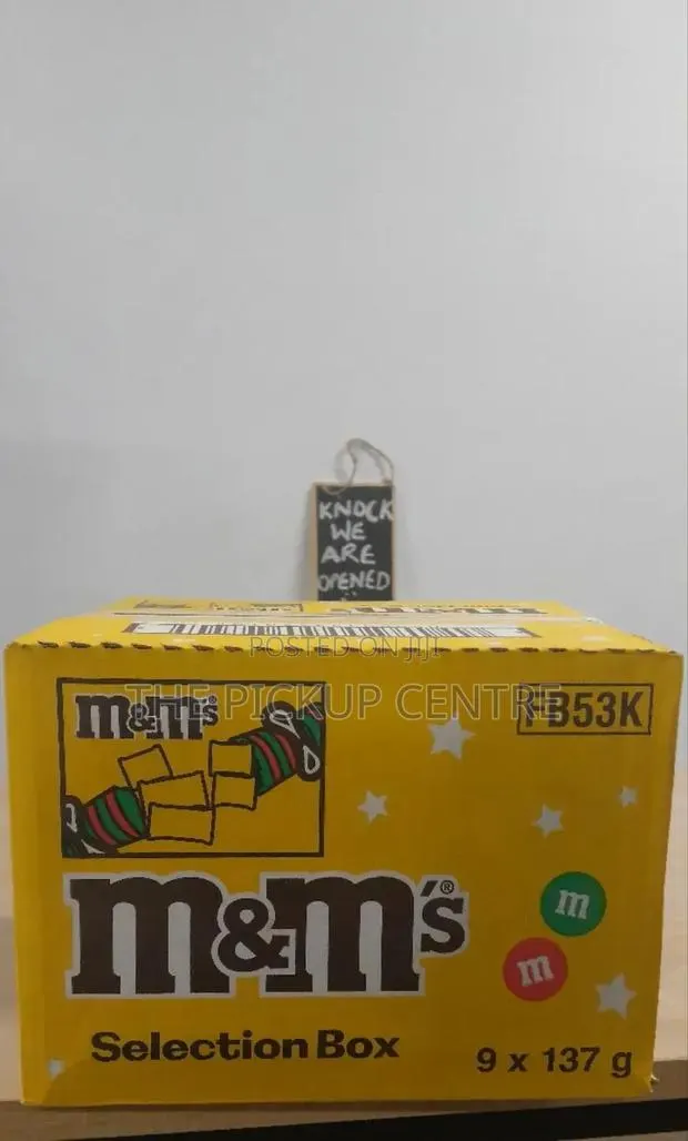 M M's and Friends Selection Box · Photo 1