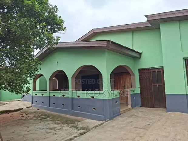 Furnished 10bdrm House in Kumasi Metropolitan for sale · Photo 1