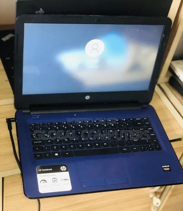 Laptop HP 14-dq1025cl 8GB AMD A8 HDD 500GB · Photo 1