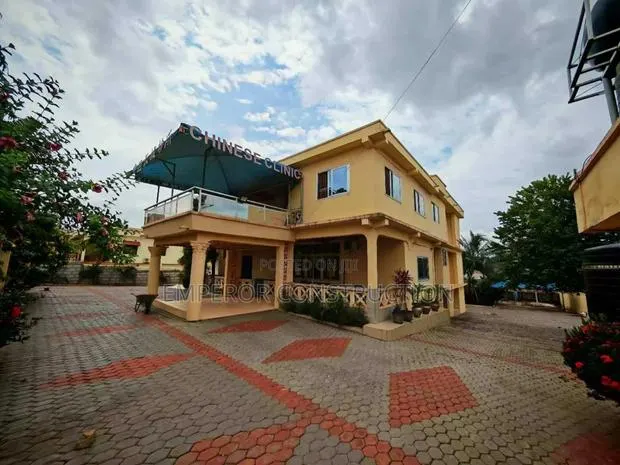 Whole 3-Storey Building for Rent, Near Great Wall Hospital, Kumasi · Photo 1