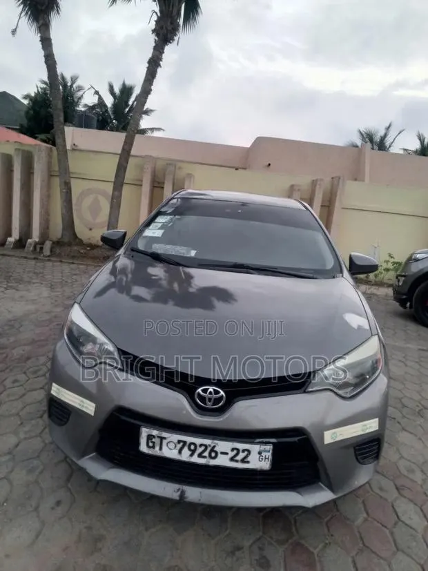 Toyota Corolla LE Plus 4dr Sedan (1.8L 4cyl CVT) 2016 Gray