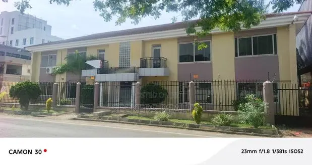 12bdrm House in Seekers Realty, Labone SHS Area for rent · Photo 1