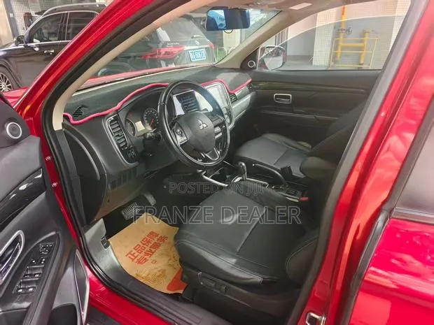 Mitsubishi Outlander 2018 Red · Photo 1