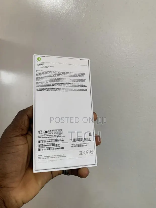 Apple iPhone 13 128 GB Blue · Photo 1