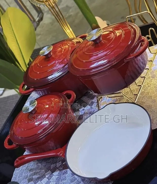 7pcs / 4 Set Cast Iron Cookware · Photo 1