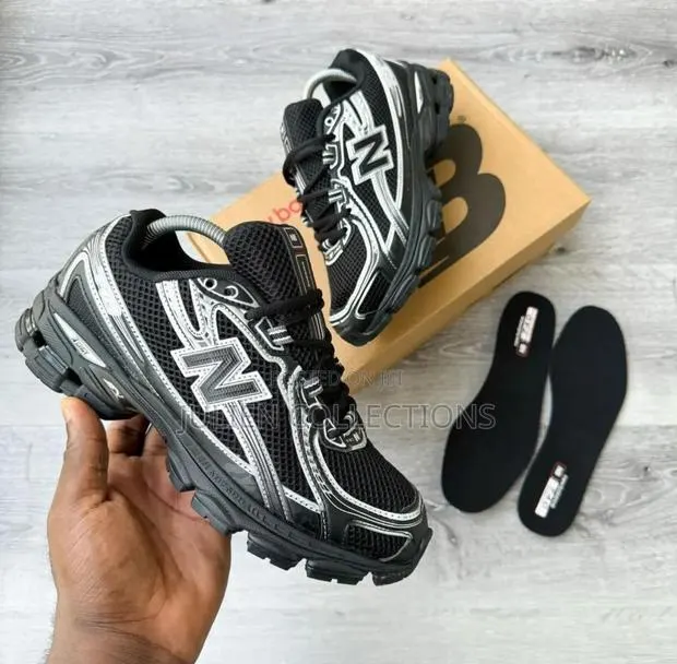 New Balance 740 Silver Black · Photo 1