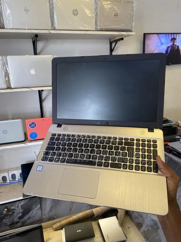 Laptop Asus A540LA 8GB Intel Core i3 HDD 500GB · Photo 1
