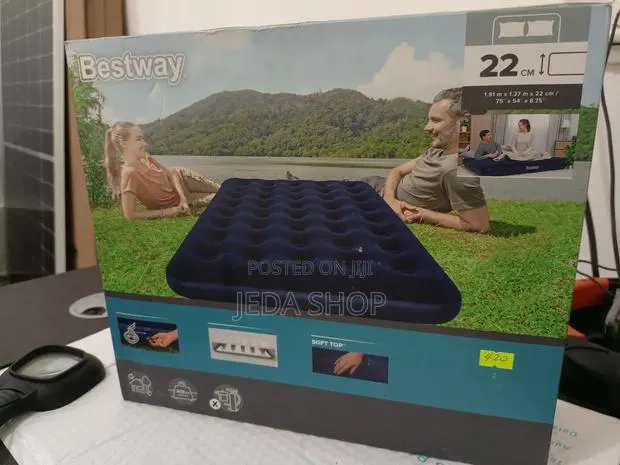 Bestway Double Air Bed · Photo 1