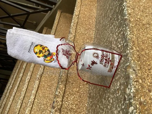 Embroidery · Photo 1