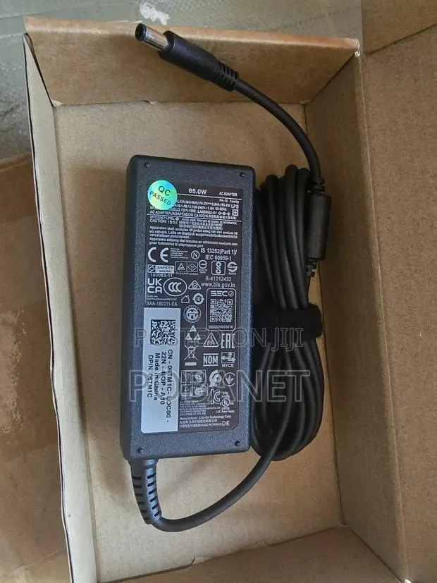 Original Dell Small Pin Charger · Photo 1