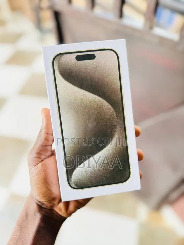 New Apple iPhone 15 Pro Max 256 GB White · Photo 1