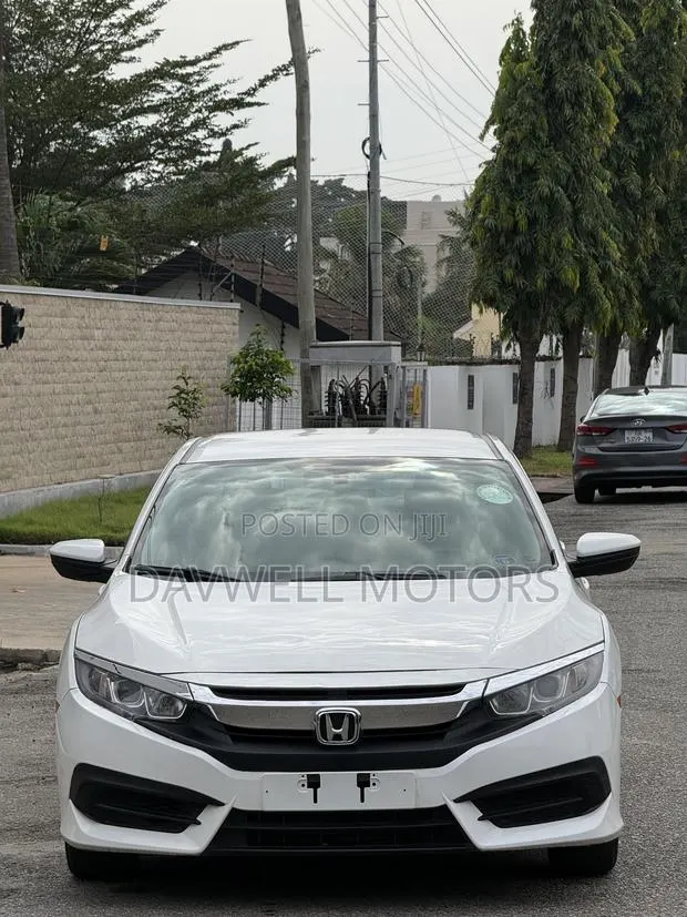 Honda Civic LX 4dr Sedan (2.0L 4cyl) 2017 White · Photo 1