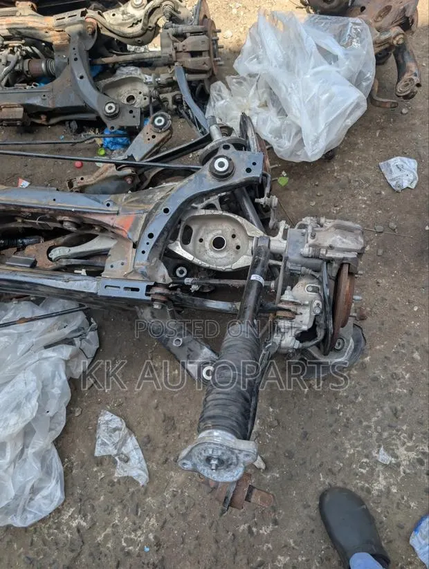 Honda CRV 2017,2018,2019,2020,2021,2022 Back Beam Complete · Photo 1
